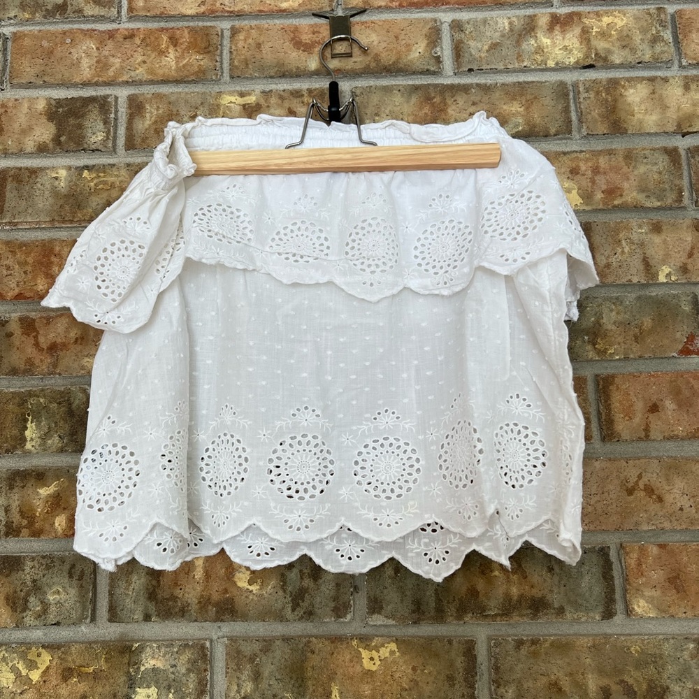 American Eagles Outfitters White Ruffle Shirt